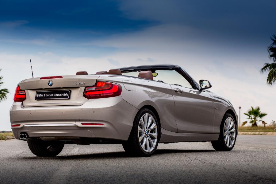 BMW 228i Convertible Luxury Line 2015 года  (ZA) (фото 2 из 30)